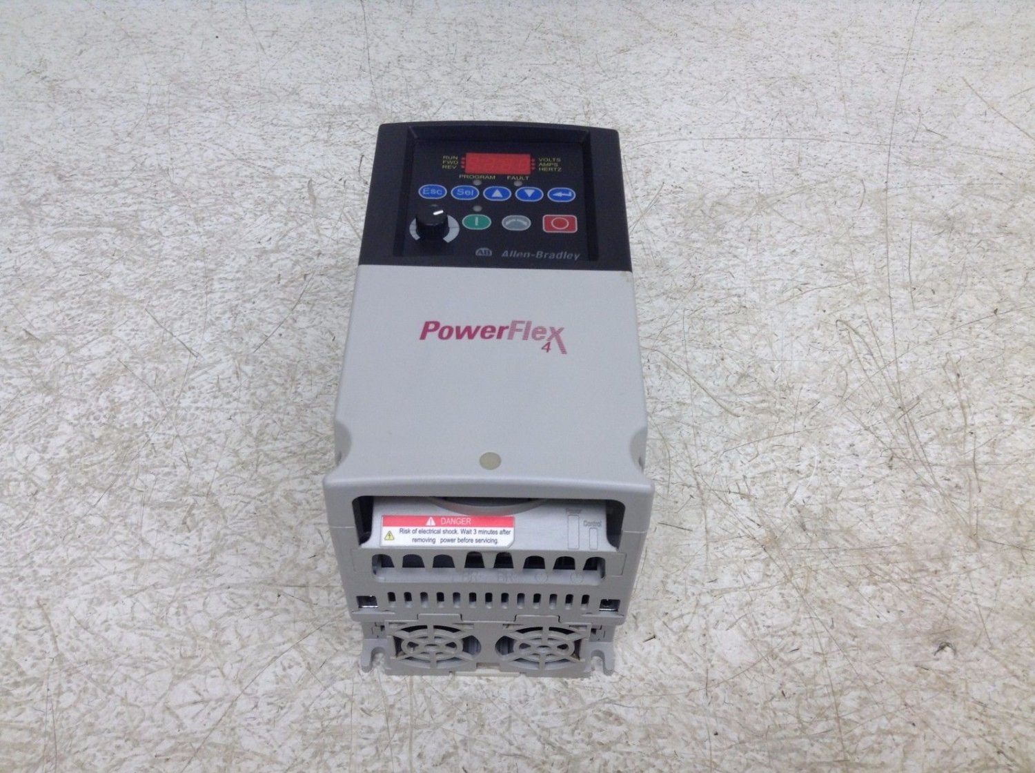 Allen Bradley 22AD8P7N104 PowerFlex 4 5 HP 3.7 kW VFD FRN 6.01 22AD8P7N104