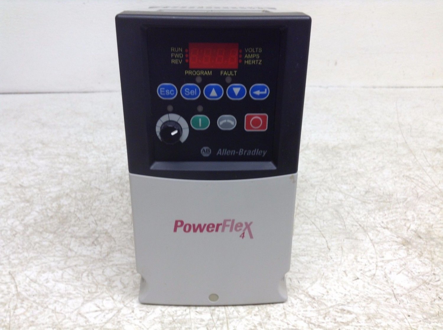 Allen Bradley 22AD8P7N104 PowerFlex 4 5 HP 3.7 kW VFD FRN 6.01 22AD8P7N104