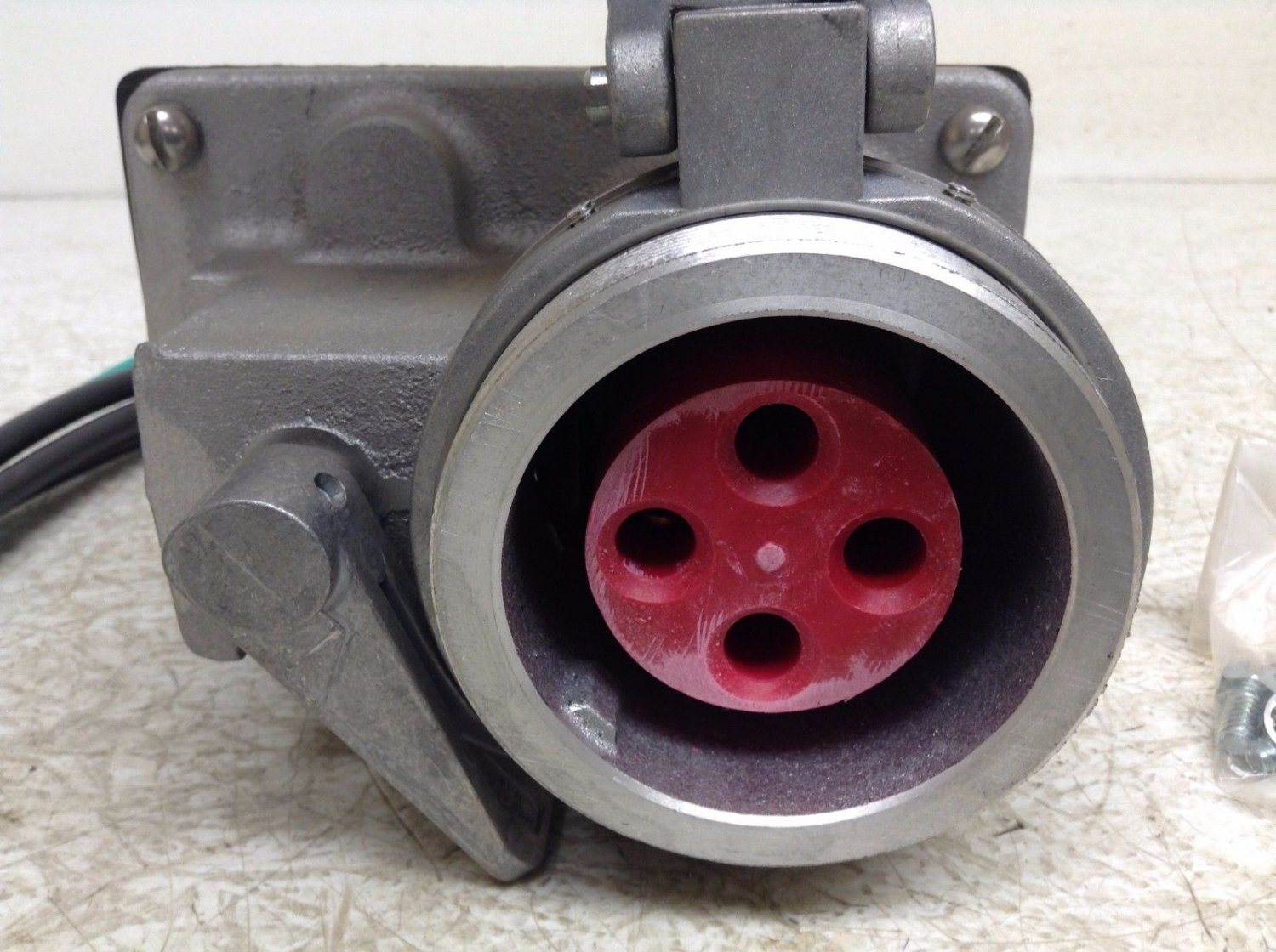 Cooper Crouse Hinds WBR6442 60 Amp 3 Wire 4 Pole Interlocked Receptacle New