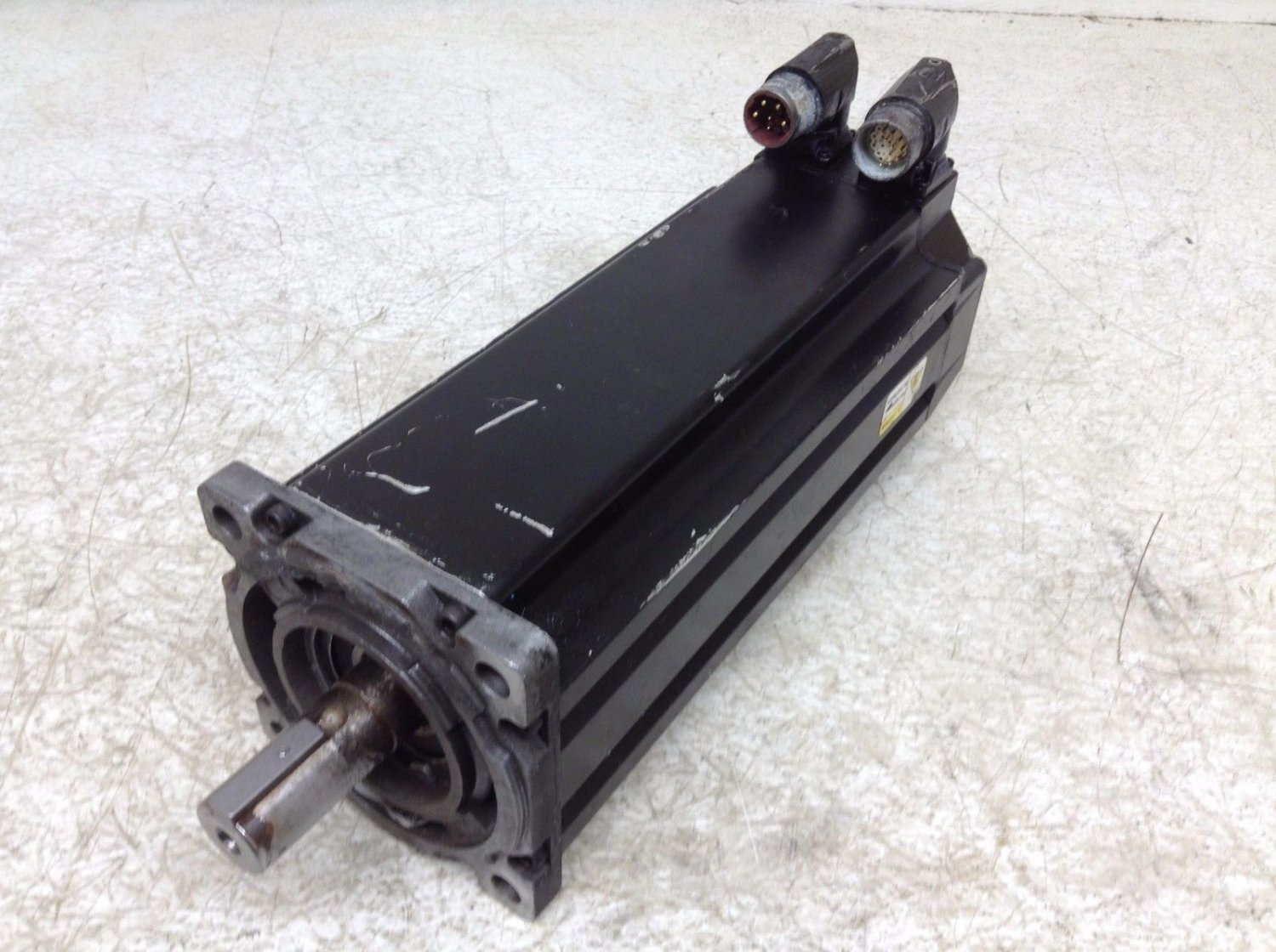 Allen Bradley MPLB4560FSJ74AA PN12306 AC Servo Motor MPLB4560FSJ74AA