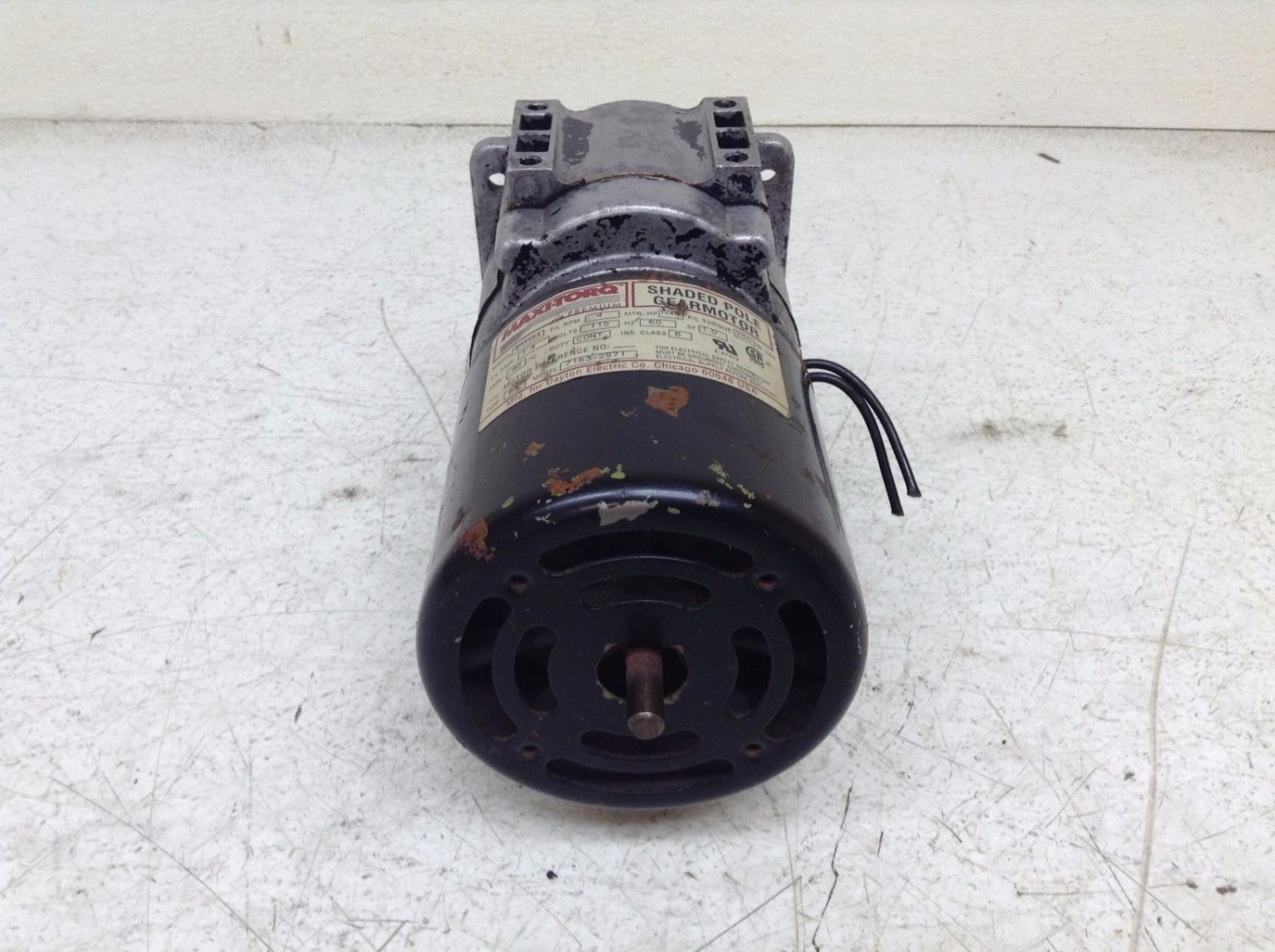 Dayton Maxi-Torq 3M326A Shaded Pole GearMotor 1/40 HP 115 VAC 4 RPM