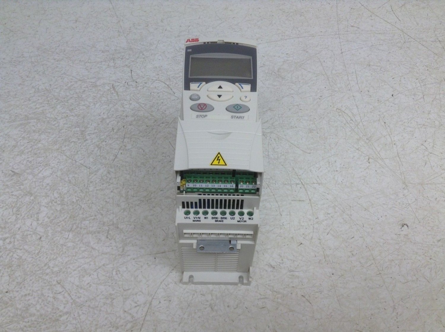 ABB ACS350-03U-05A6-4 VFD Drive 2.2 kW 3 HP 380-480 V 3 Phase ACS35003U05A64