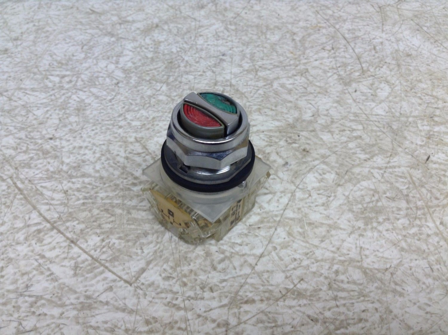 Square D 9001 KA-2 Red Green Momentary Push Double Button 9001KA2 9001KA-2