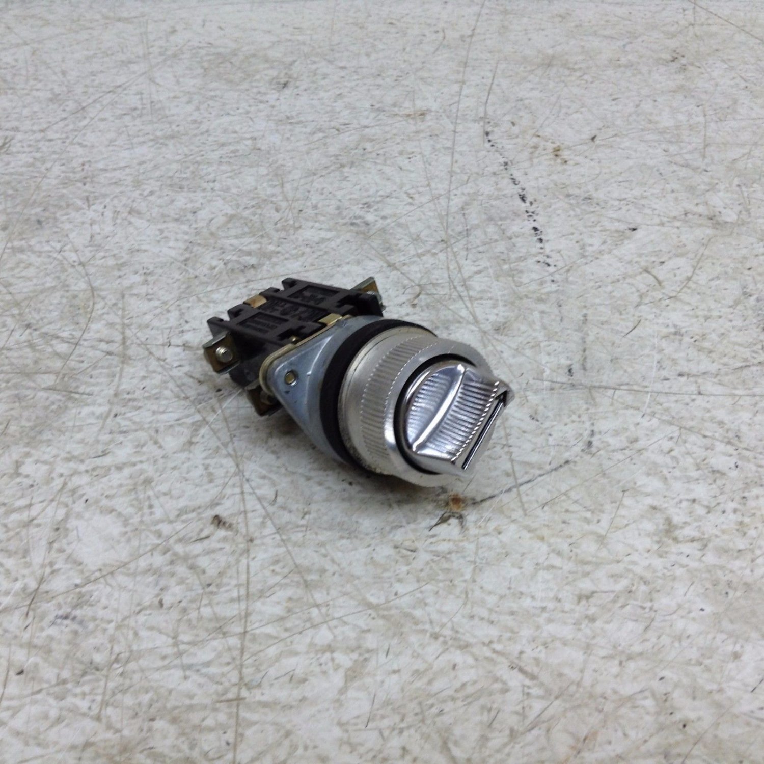 GE General Electric CR2940U201 3 Position Maintained Selector Switch