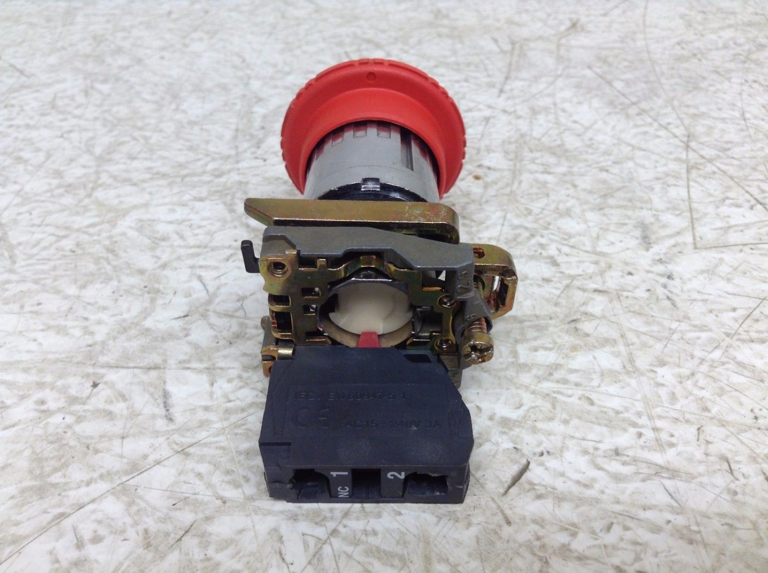 Telemecanique ZBE-102 Red Push Twist Button ZBE102 ZBE