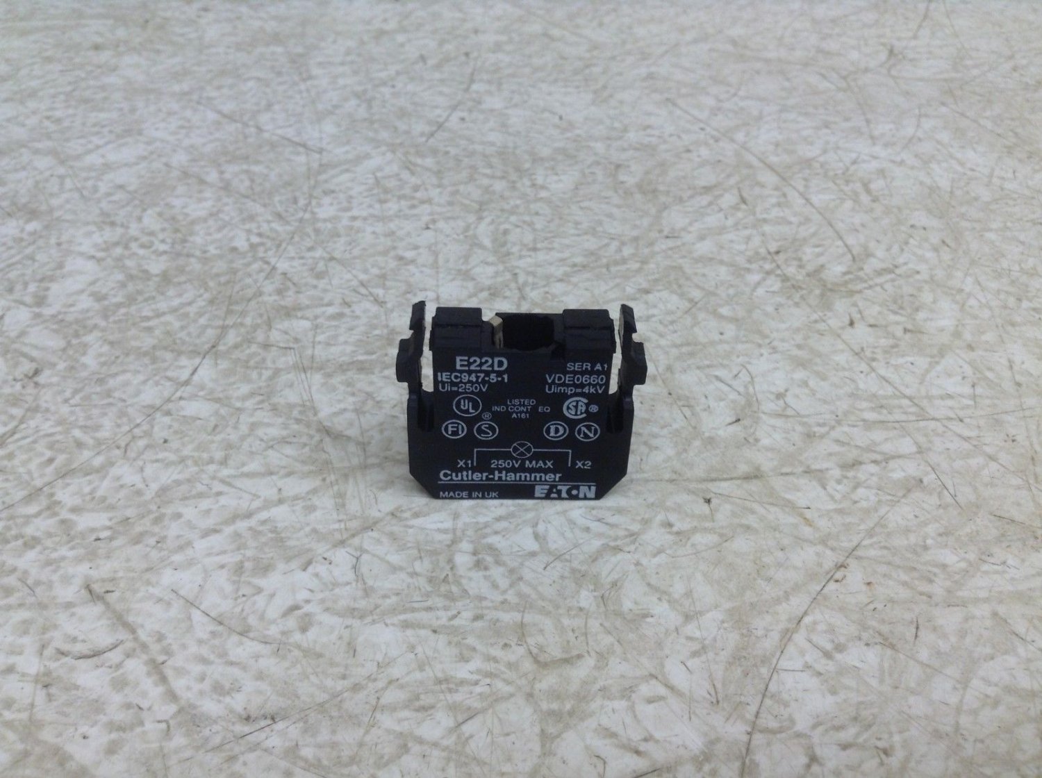 Cutler Hammer Eaton E22D Lamp Module Contact Block