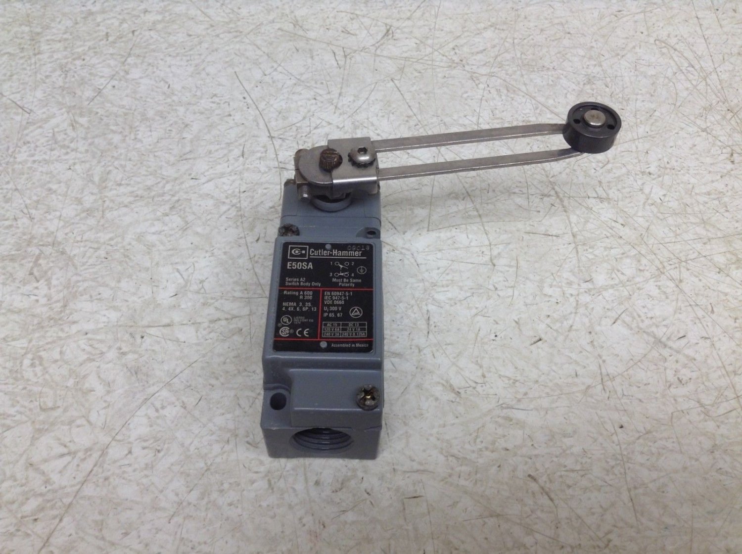 Cutler Hammer Eaton E50SA Limit Switch E50RA E50DR1