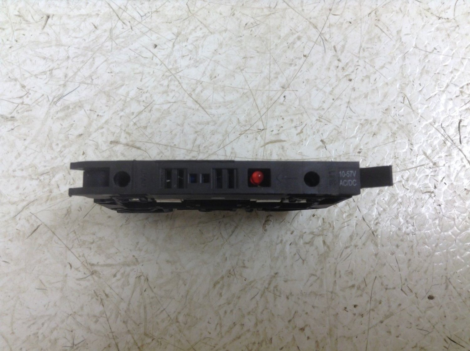 Allen Bradley 1492H Fuse Holder 1492H 1057 V AC/DC Red Indicator