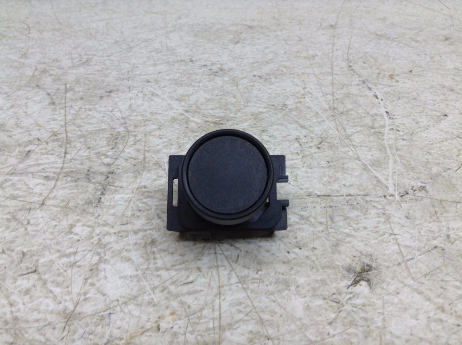 Allen Bradley 800E-3X10 Black Momentary Push Button 800E3X10