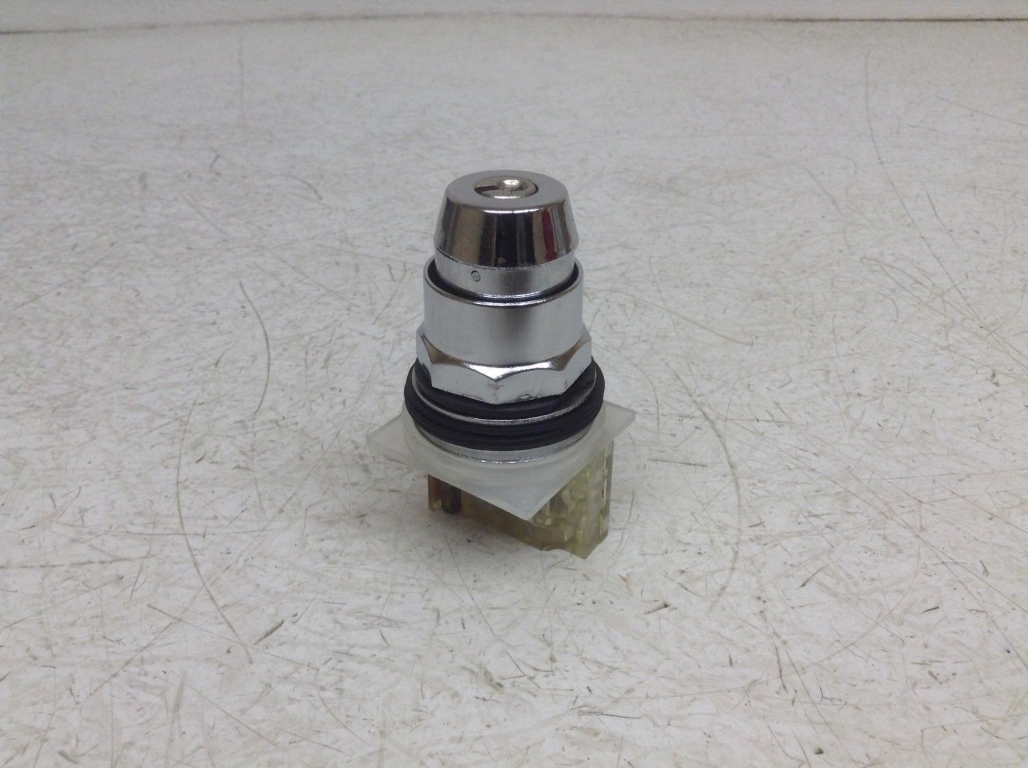Square D 9001 KA-1 Key Selector Switch 9001 KA1 9001KA1 E10