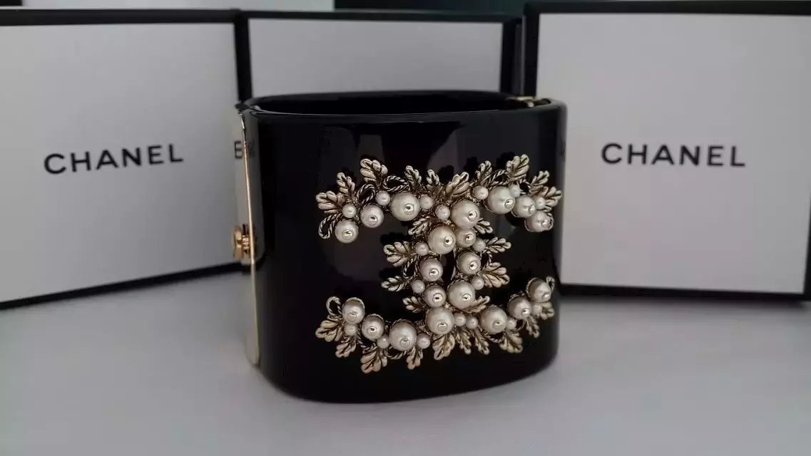 Cuff 025