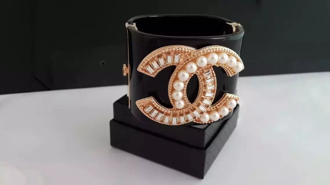 Cuff 028