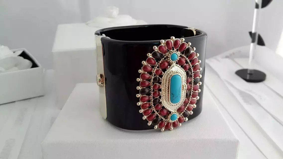 Cuff 043