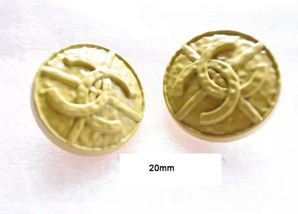 Button  011