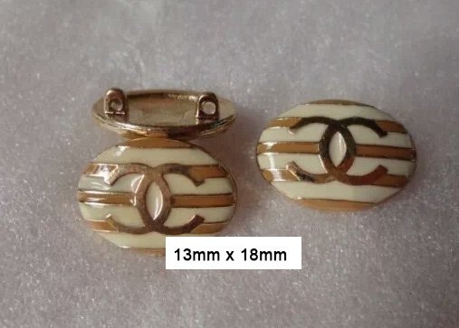 Button  049