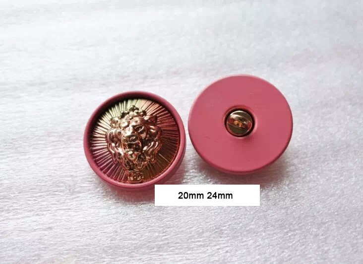 Button  062