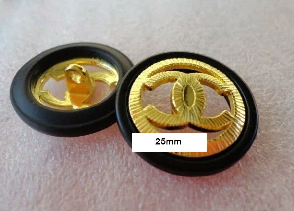 Button  083