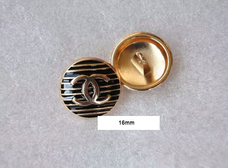 Button  090