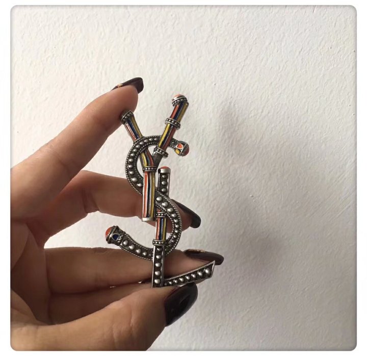 Brooches 001