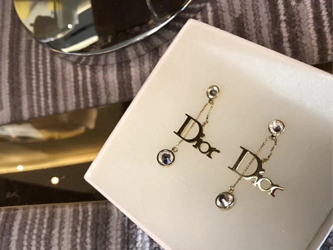 Earrings 010