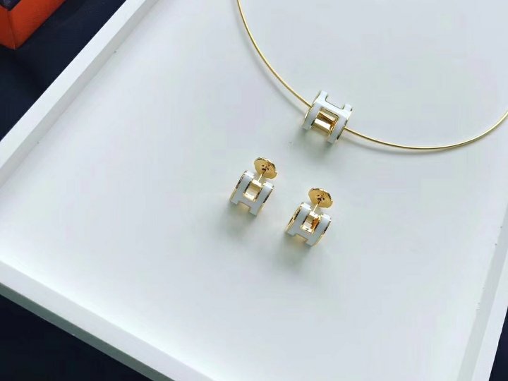 Earrings 001