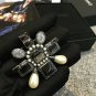 Brooch 035