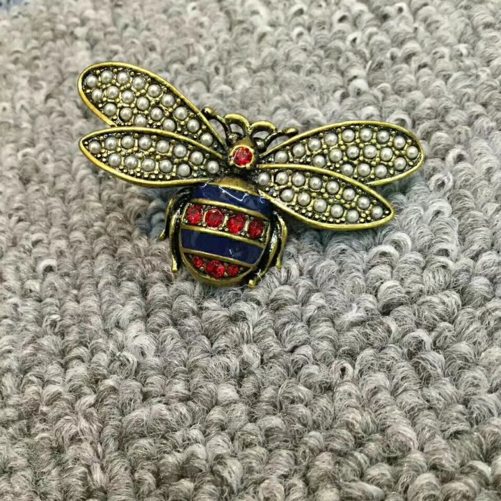 Brooch 006