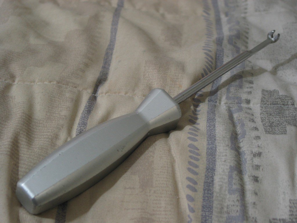 LINK INSERTER Retired Surgery Tool Guide End Used
