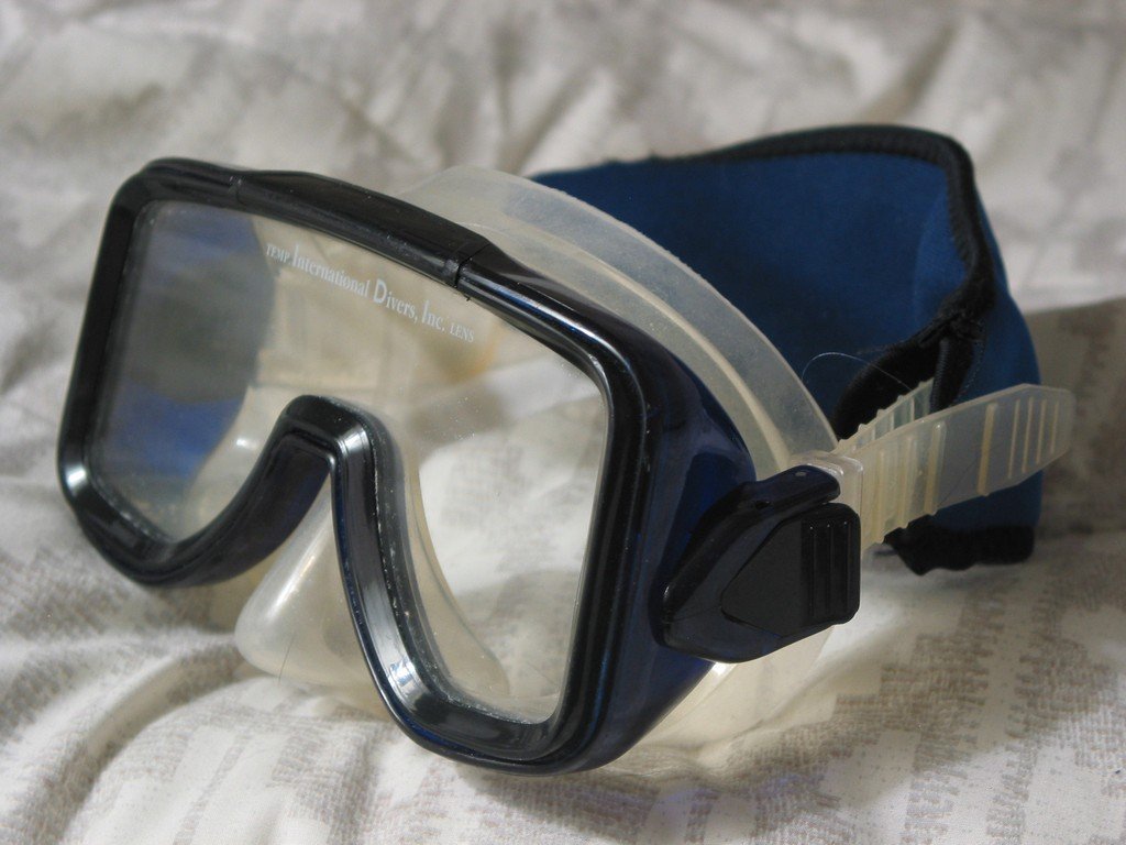 INTERNATIONAL DIVERS Frameless Scuba Diving Mask Used