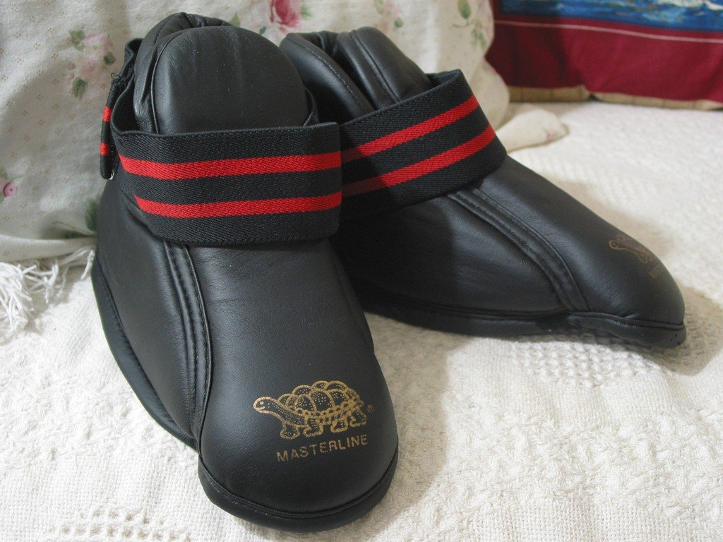 MASTERLINE Martial Arts Black Sparring Foot Pads Sz S