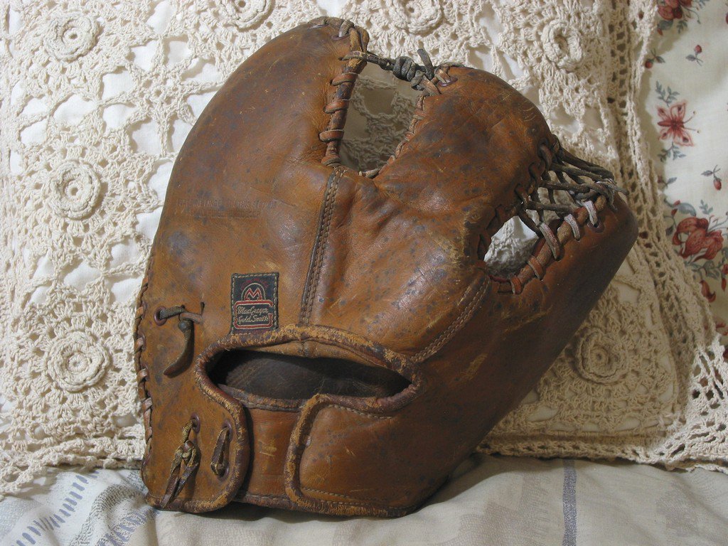 MACGREGOR GOLDSMITH Trapper Baseball Glove Mitt Antique
