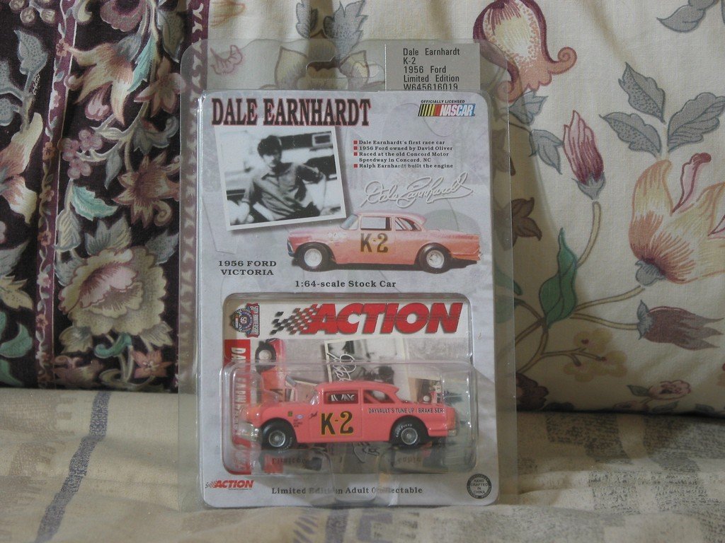 DALE EARNHARDT Sr 1998 Action K-2 Pink 1956 Ford Victoria 1/64 Nascar