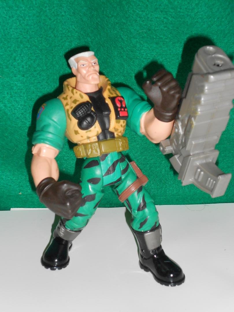 SMALL SOLDIERS 7