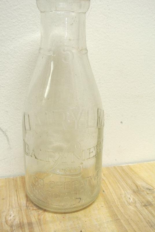 Vintage DAIRYLEA DAIRYMEN Clear Glass One Quart Milk Bottle