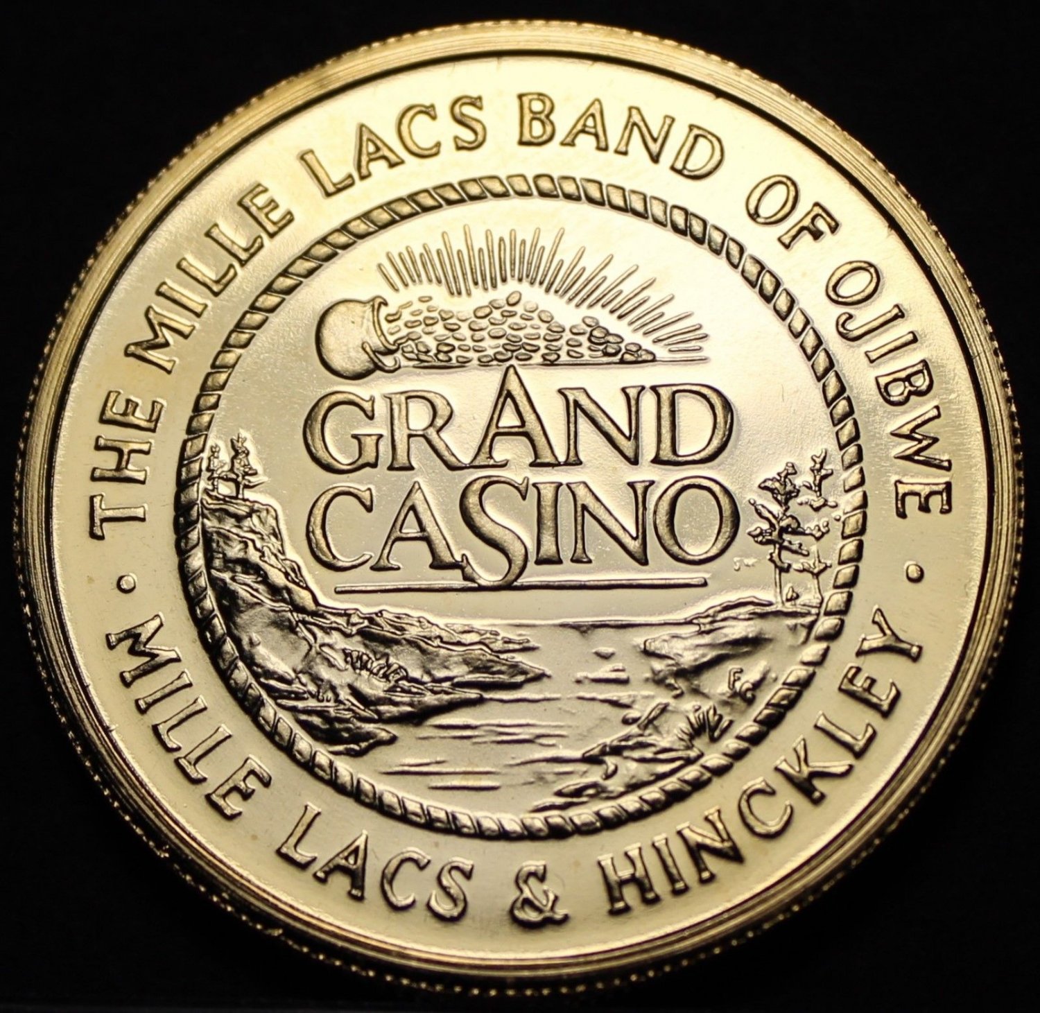 Grand Casino Mille Lacs Minnesota Wildlife Coin Gem Unc 39mmWolfFree