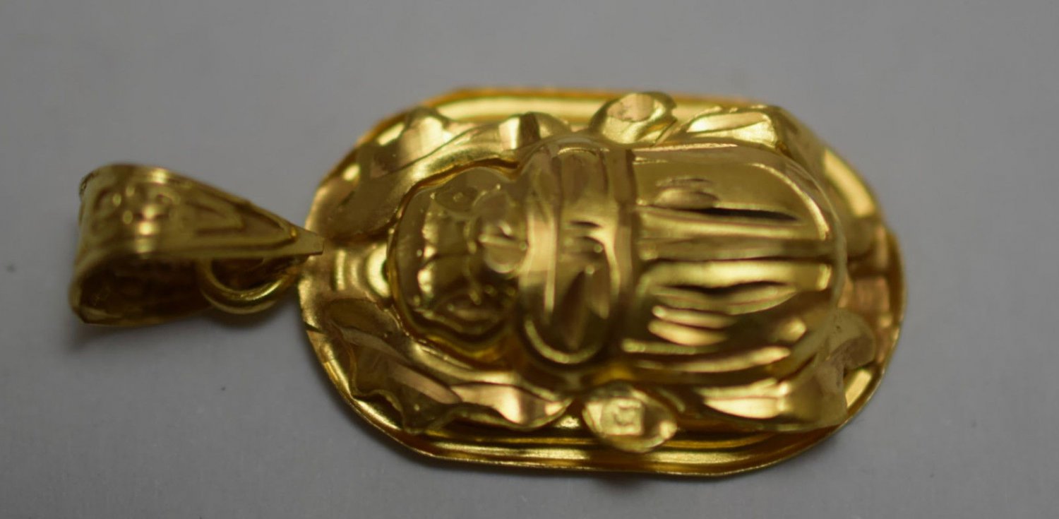 Egyptian Hallmark 18 Karat Gold Fascinating pendant Pharao's LUCK Scarab