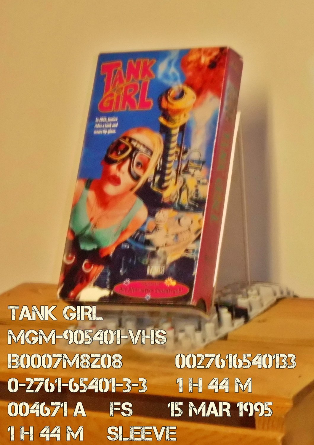 Tank Girl VHS Tape (1995) MGM/UA Home Video, 57 OFF