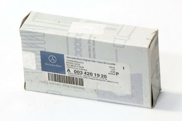 Brake Pad Set genuine for Mercedes Benz  S Class W220 0034201920