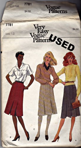 Vogue 7781 Pattern Size 12 Very Easy Unlined A-Line Pleated Skirt