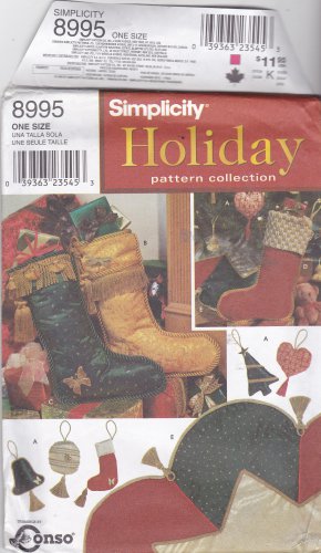Simplicity Holiday Christmas Pattern 8995 Uncut FF Tree Skirt Ornaments Stockings