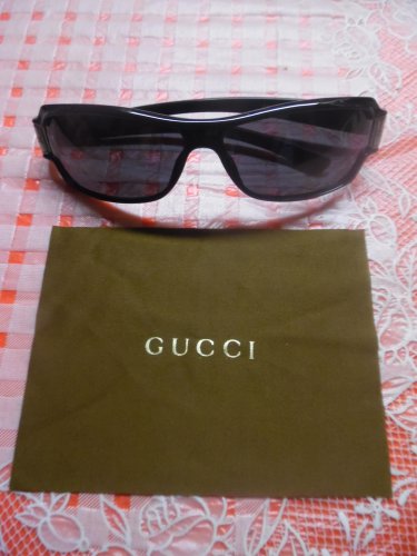 #Gucci Black Sunglasses With Cleaning Cloth