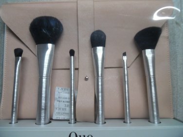 QUO Limited Edition 6 Piece Brush Set With Envelope Clutch