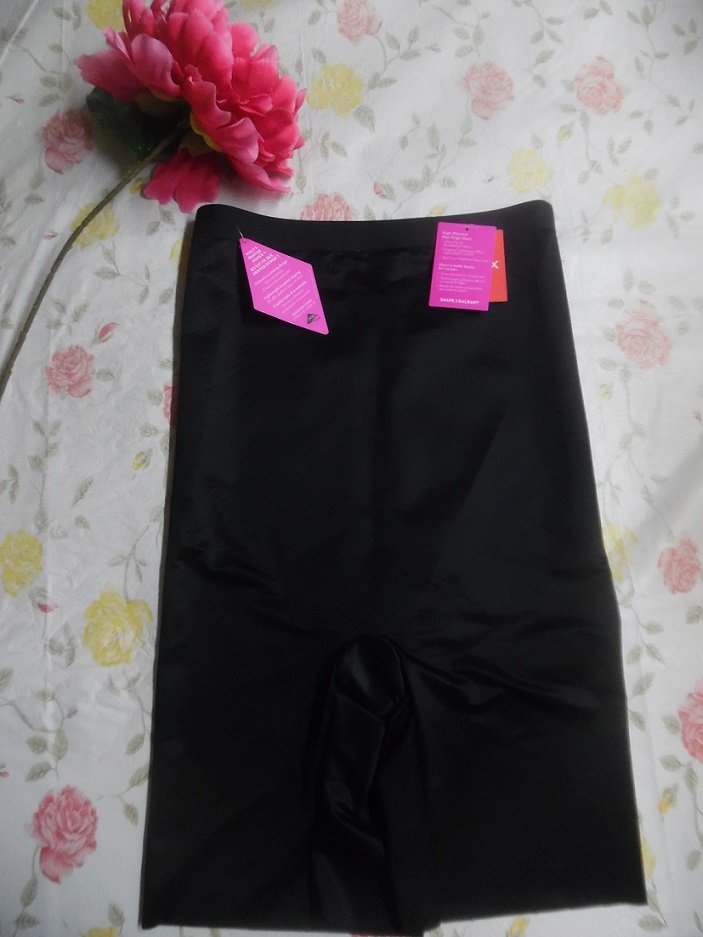 SPANX High-Waisted Mid-Thigh Short (Color: Very Black / Size: Small)