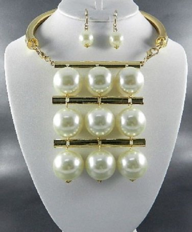 GOLD PLATED METAL MULTI CREAM PEARL DANGLING FUNKY CHOKER SET