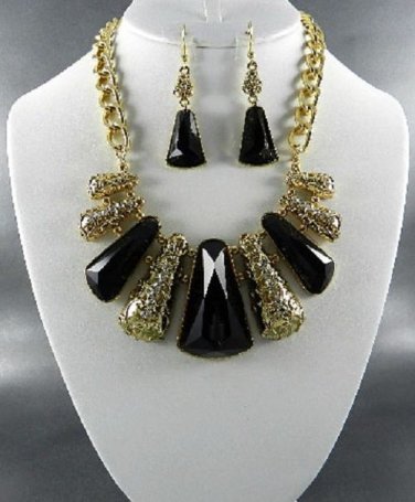 GOLD PLATED METAL BLACK BASE QUALITY PENDANT NECKLACE SET. 17"L - 3"EXTE