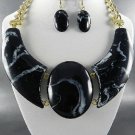 Beautiful GOLD PLATED METAL MARBLE LOOKING Black CHUNKY PENDANT with Earrings