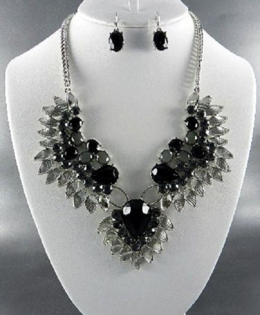# 1 MULTI TONE COLOR BEADS NECKLACE SET