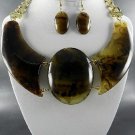 MARBLE LOOKING TORTOISE CHUNKY PENDANT NECKLACE SET. 17"L - 3"EXTENDER EARRINGS