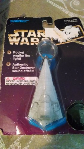 Star Wars Star Destroyer with Engine Light Keychain   1997 Tiger Electronics NEW