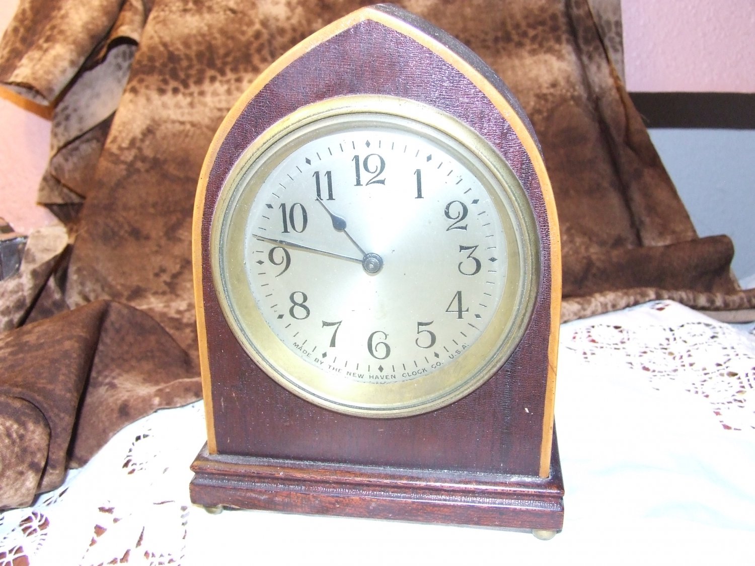 Small New Haven Clock w/ Key (#25)